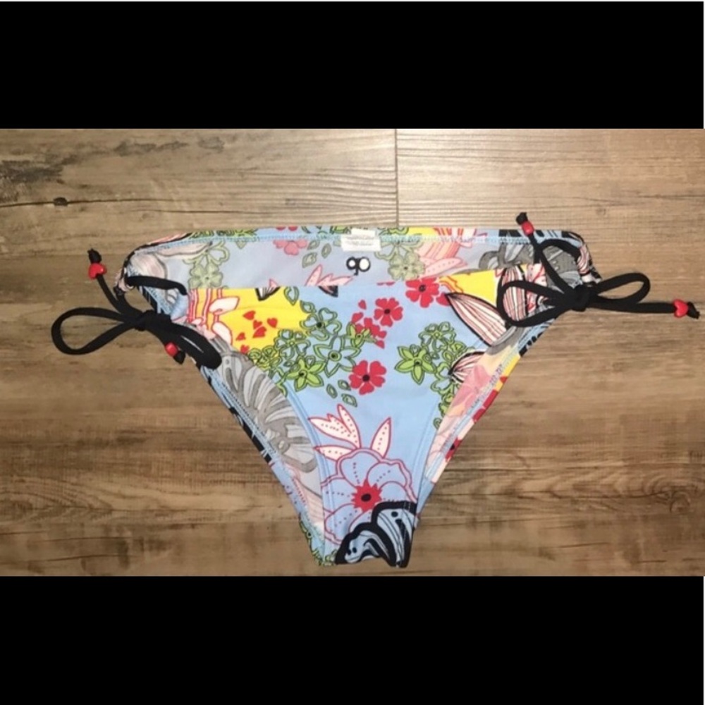 Bikini bottoms
